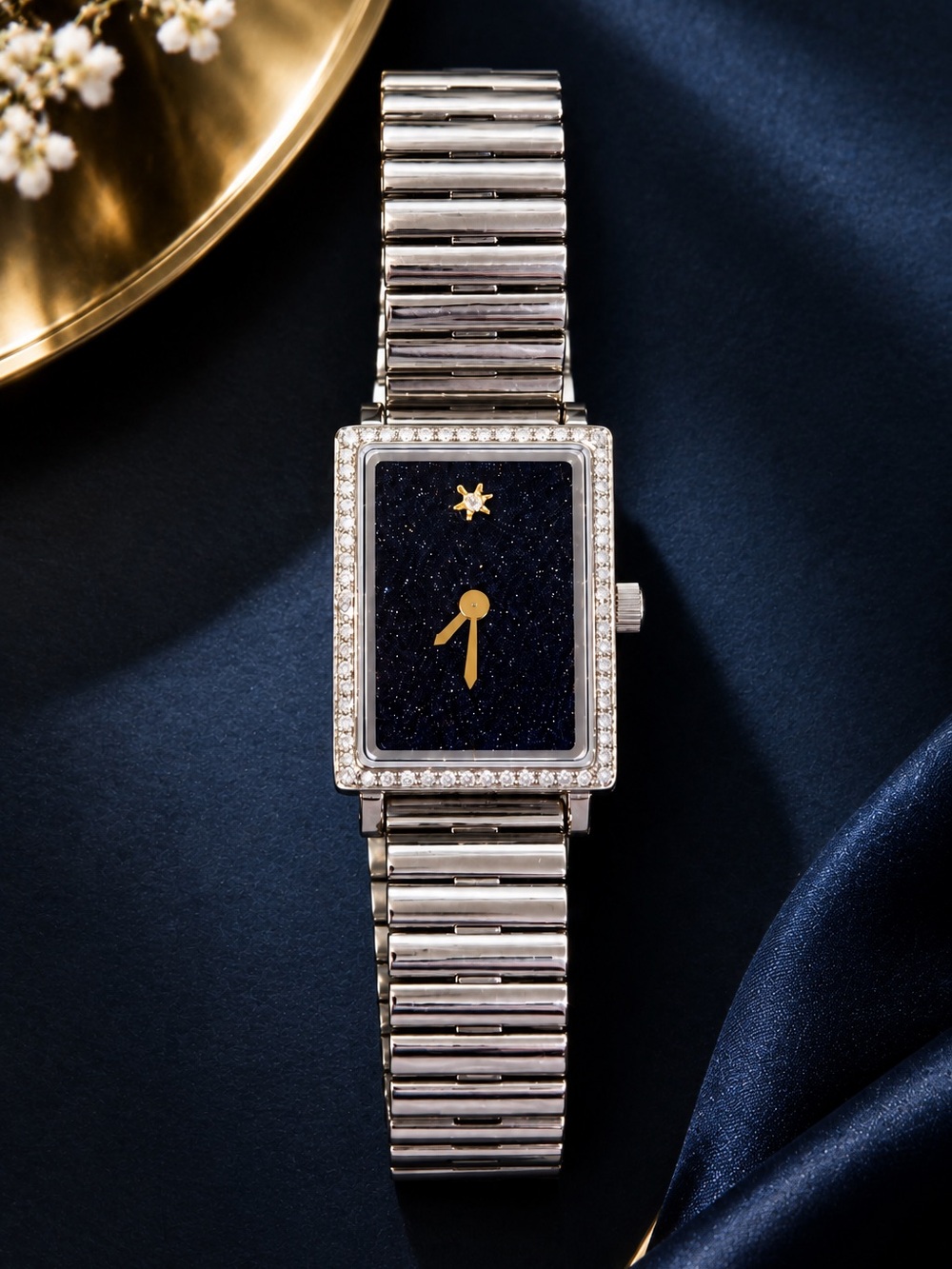 GOMELSKY The Shirley Fromer Diamond Bracelet
Watch, 18mm × 26mm